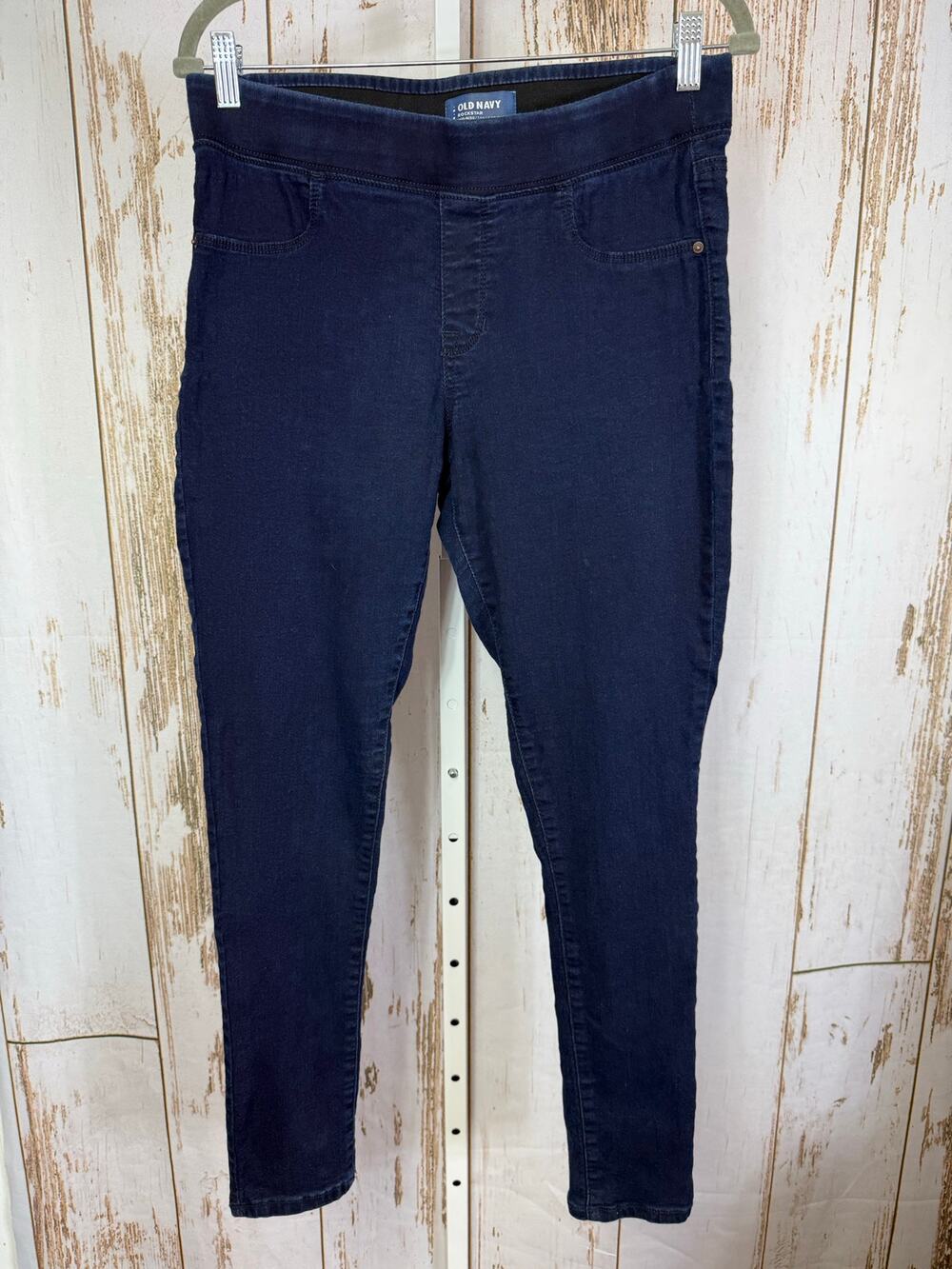Old Navy, Rockstar Mid Rise Jegging. Size 12 Reg. Good used condition!